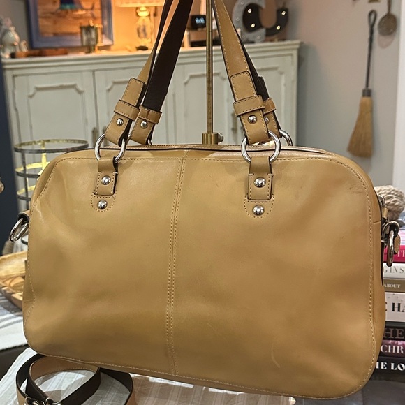 COACH Chelsea Turnlock Satchel w/Removable Shoulder Strap in Tan, COA Included! - Picture 2 of 16
